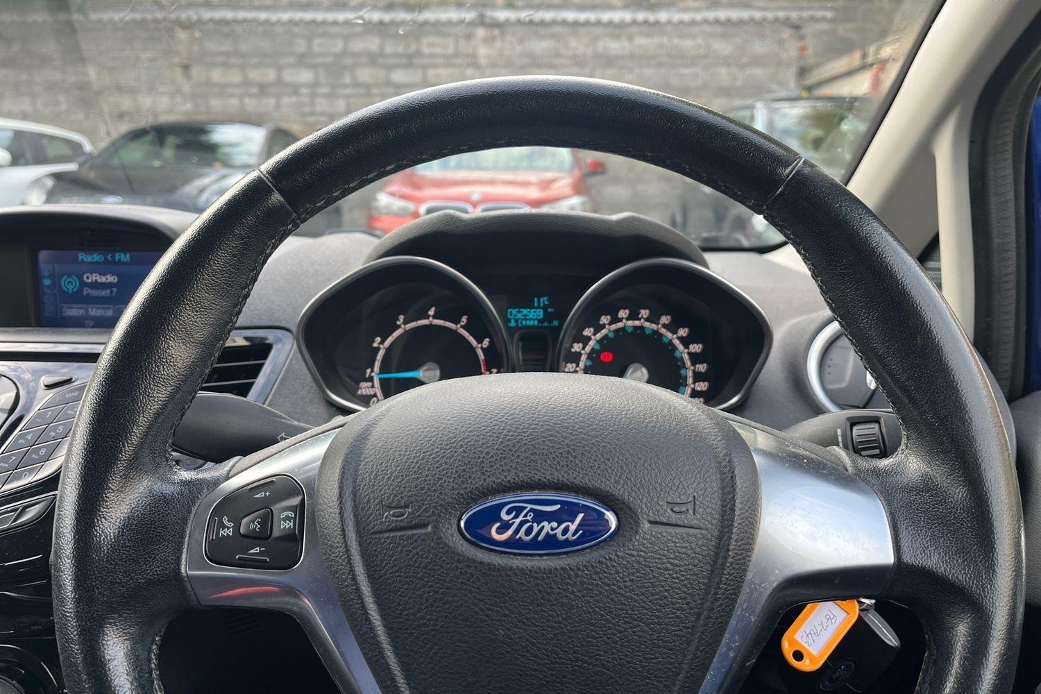 Ford FIESTA Photo 11