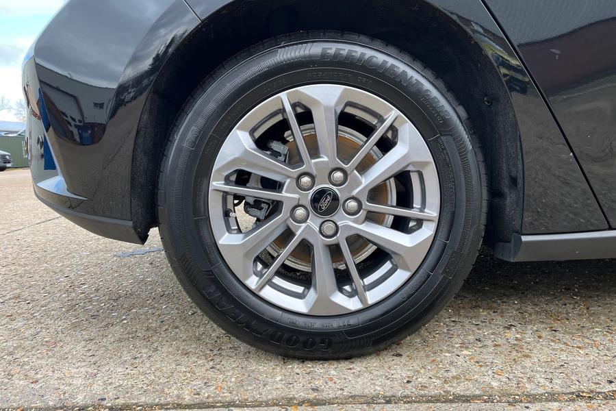 Ford FOCUS Photo autoimg-c7ed6130db3cf93543193997a7dacdda336d7356.jpg