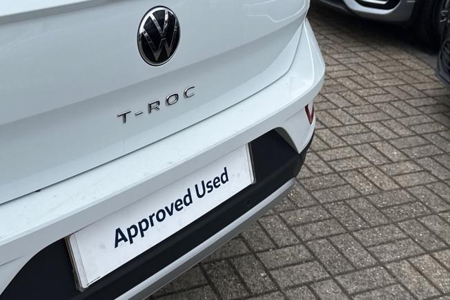 VOLKSWAGEN T-Roc Photo 21