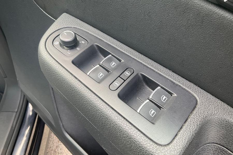 Volkswagen SHARAN Photo autoimg-c7ee43106a62935df4812169c9fc3e8ee2d245a6.jpg