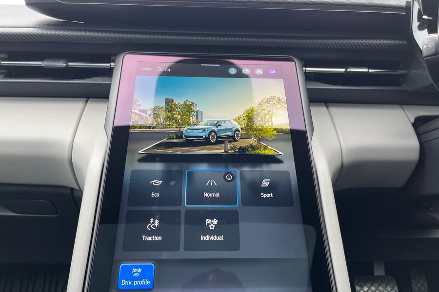 Ford EXPLORER Photo autoimg-c7f9111fa441dc478b47d0010899a123e17dd66a.jpg