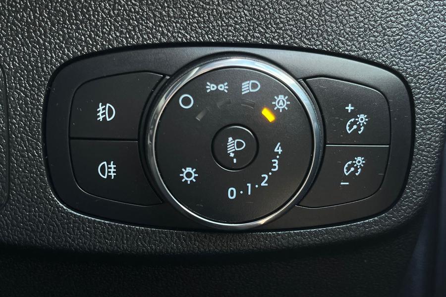 Ford Focus Photo autoimg-c7f9eee7330f1d782babb9ef9bc3da31e7bc5342.jpg