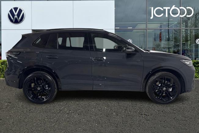 VOLKSWAGEN Tiguan Photo 4
