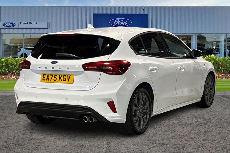 Ford Focus Photo autoimg-c801457830930c4fd0d4c8805d6e5fa99a4d5c5d.jpg
