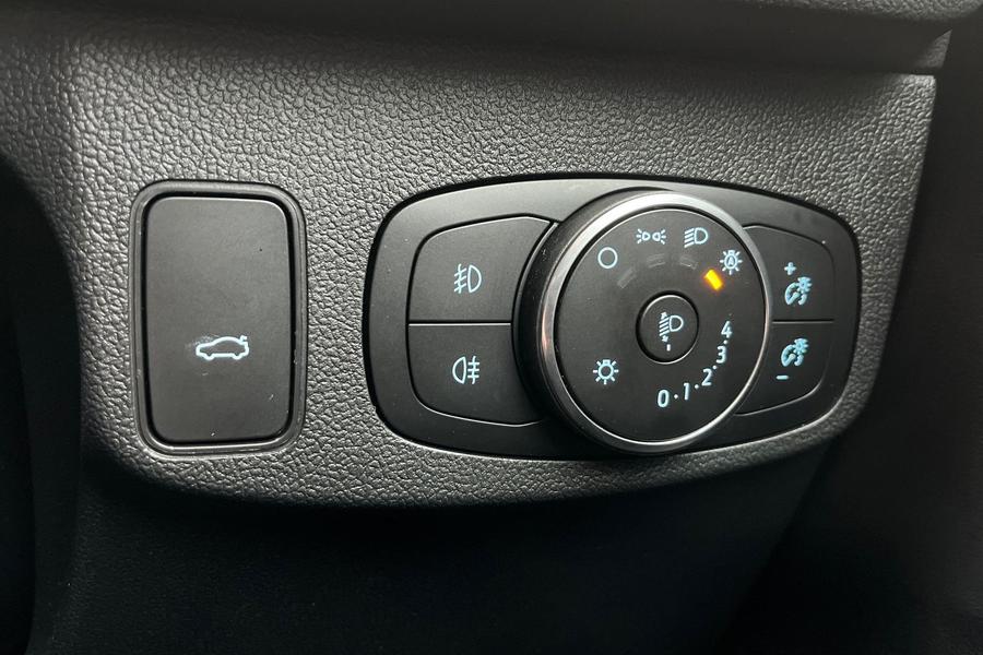 Ford Focus Photo autoimg-c805a689b294d889f19a8f57d092611eddfdabc2.jpg