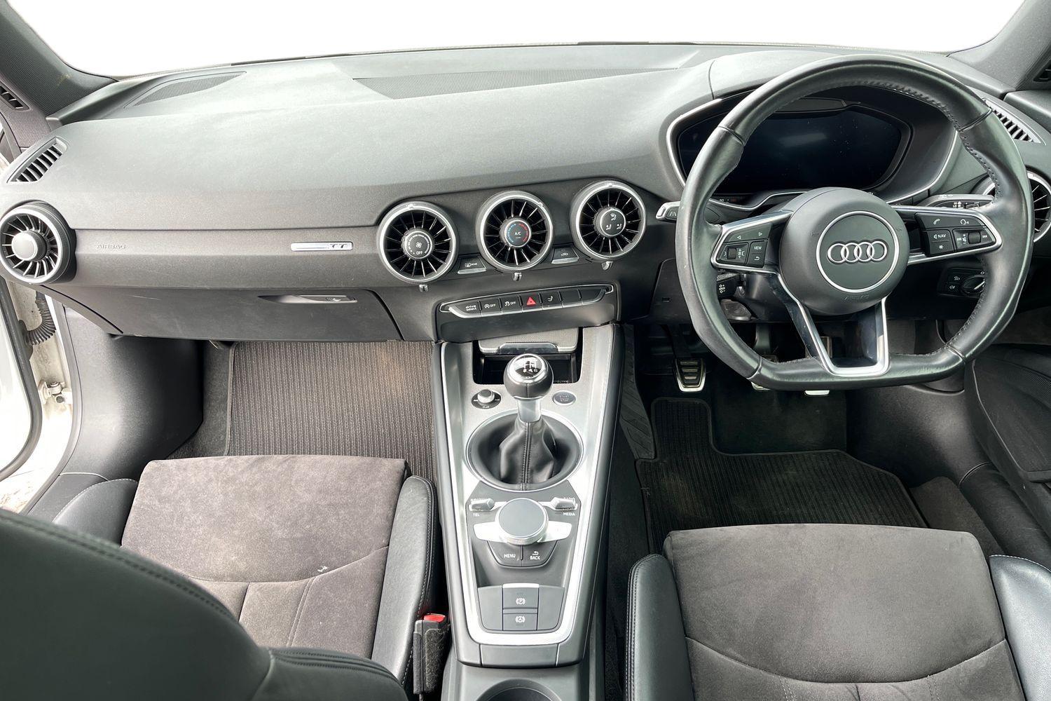Audi TT Photo 9
