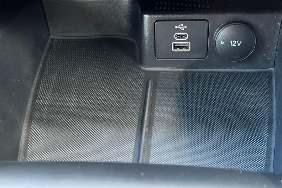 Ford Kuga Photo autoimg-c8145c2ffbdd8746c92955483640f732864ded0a.jpg