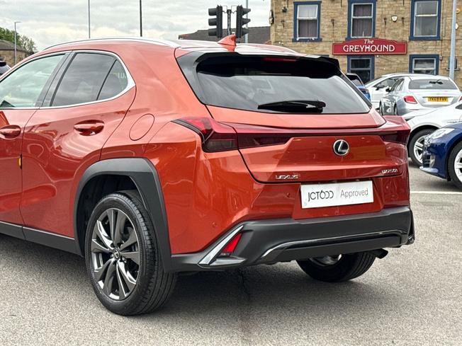 LEXUS Ux Photo 38