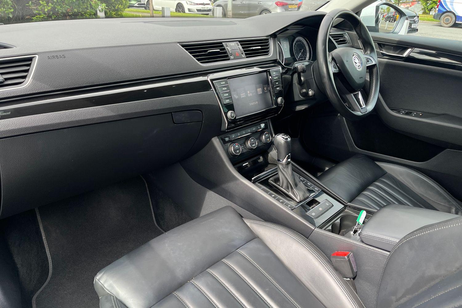 Skoda SUPERB Photo 17