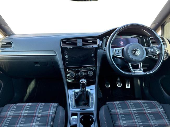 VOLKSWAGEN Golf Photo 10