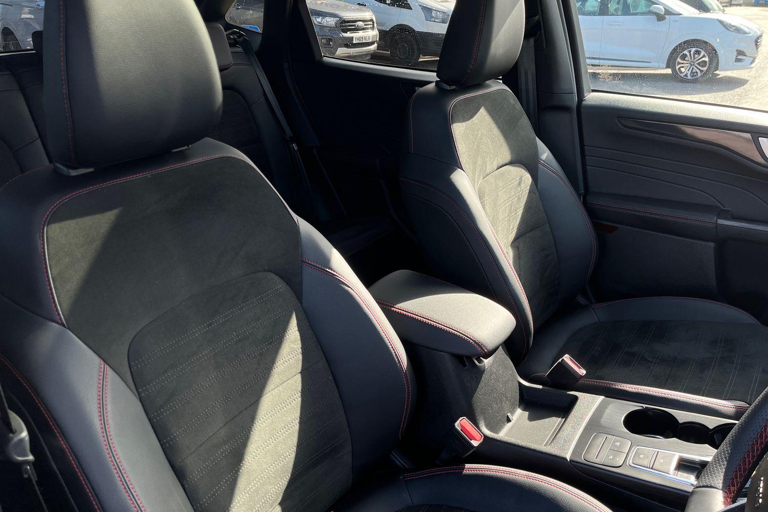 Ford KUGA Photo 16