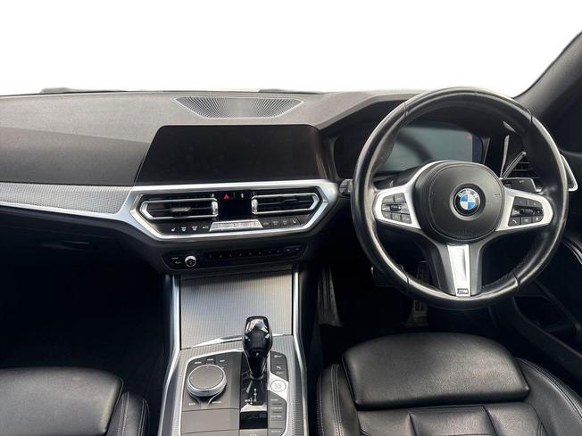 BMW 3 Series Photo 10