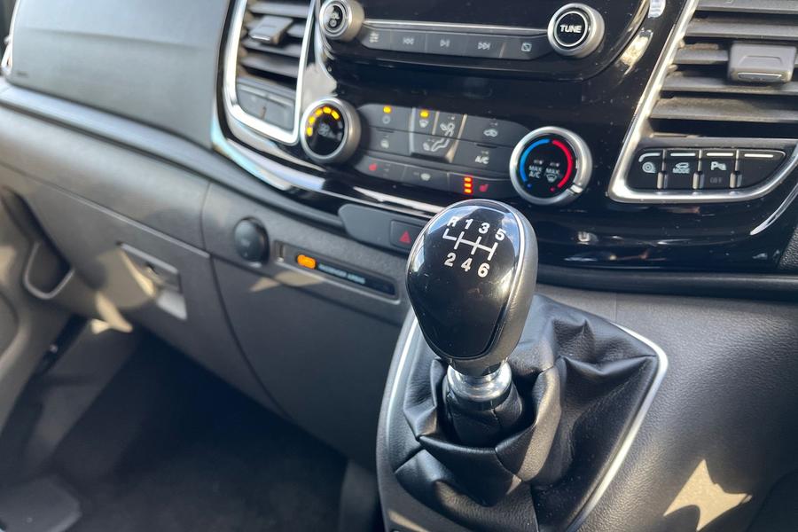 Ford TRANSIT CUSTOM Photo autoimg-c8262d98f1f77549c7293fdc4f18f5ac049b18e6.jpg