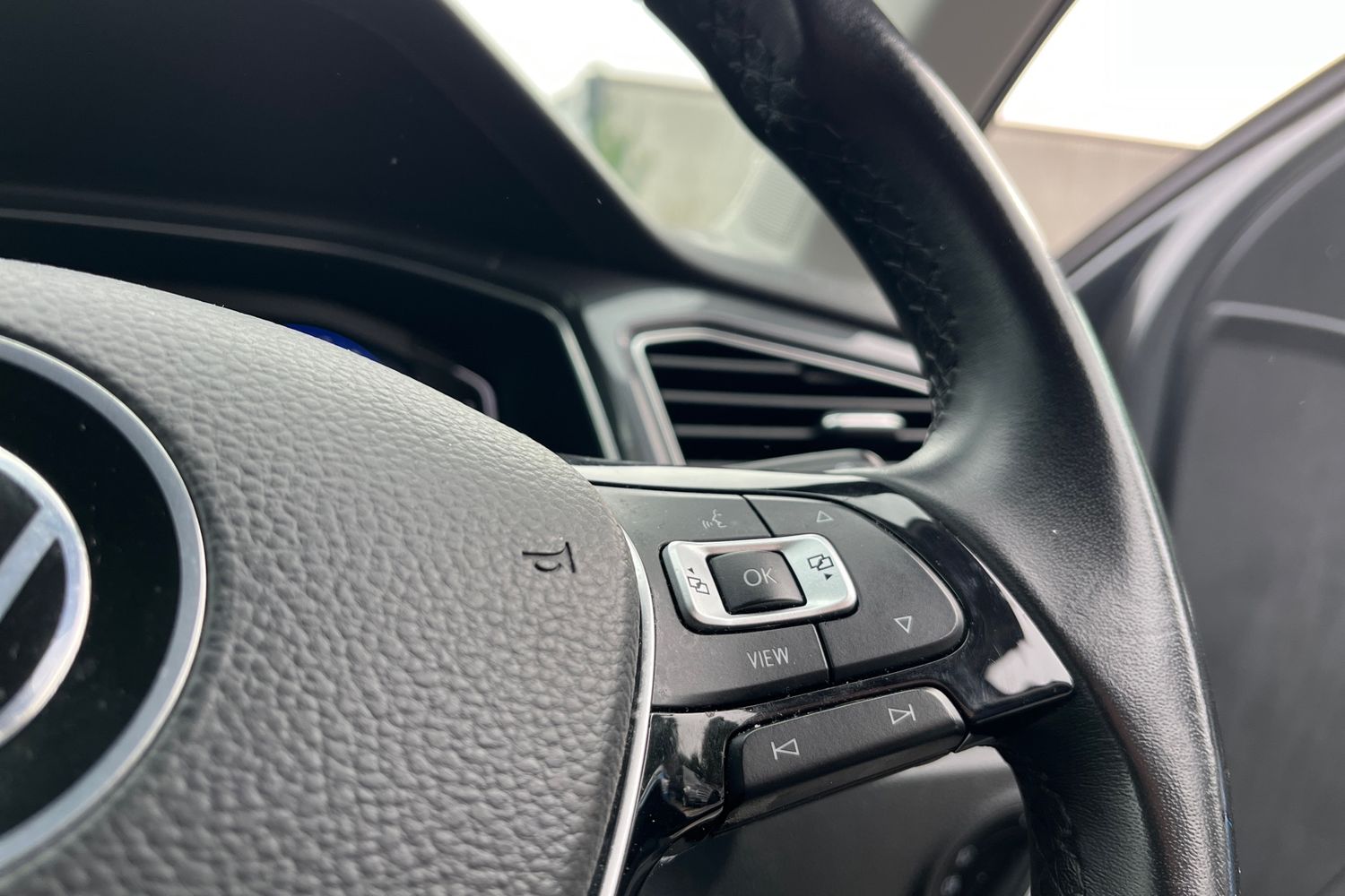 Volkswagen T-ROC Photo 26