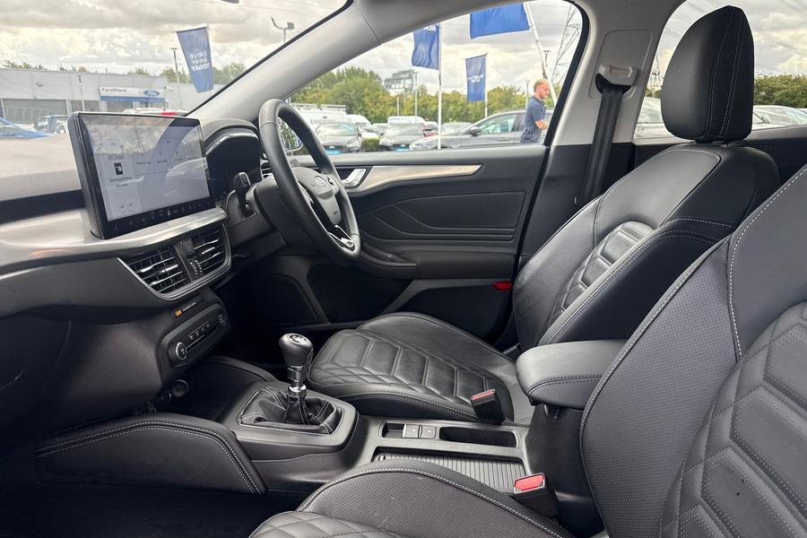 Ford FOCUS Photo autoimg-c829ea19a1fbc06cc3a3d5893014aeb058336067.jpg