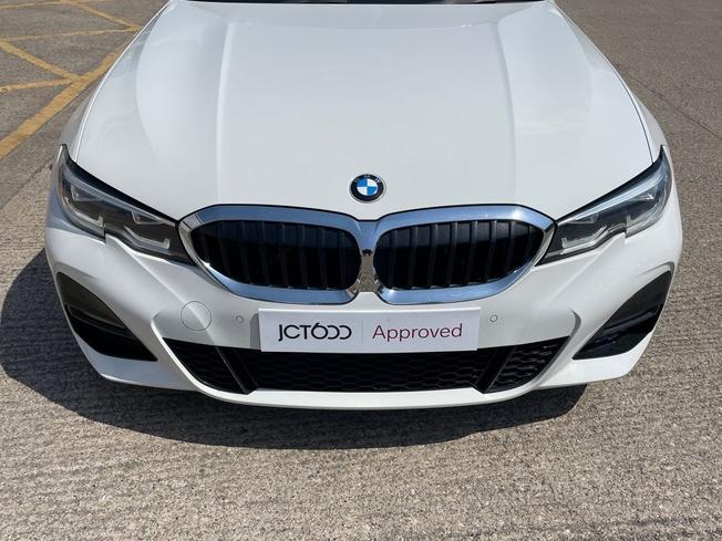 BMW 3 Series Photo 21