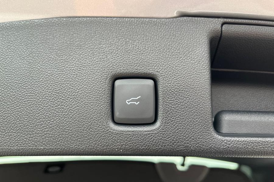 Ford KUGA Photo autoimg-c82d8f9bd1bf35466b34d34e433f81a2ce0aba21.jpg