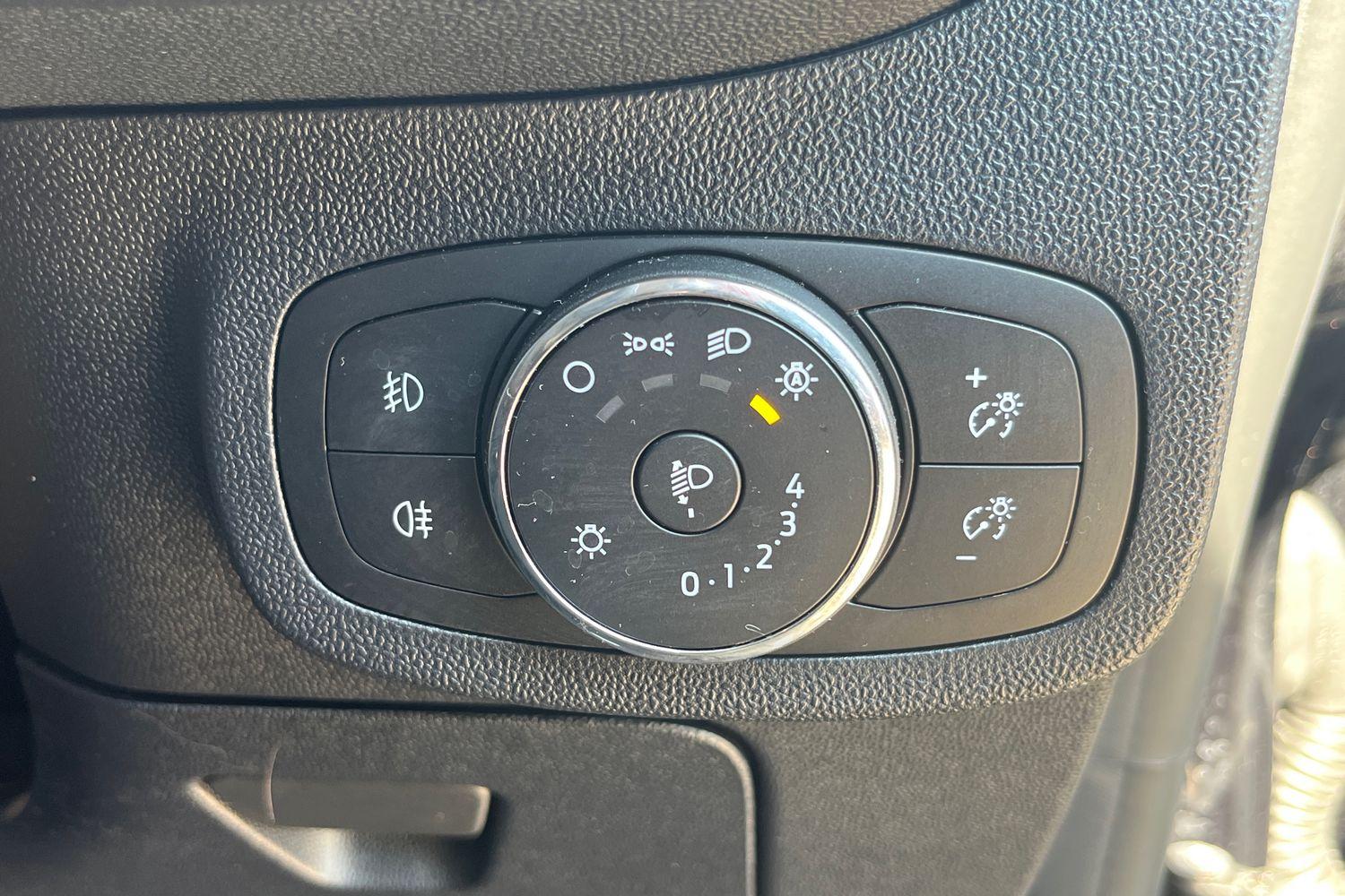 Ford FIESTA Photo 23