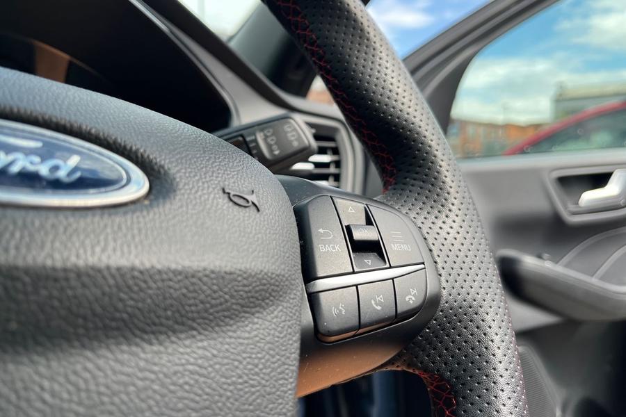 Ford KUGA Photo autoimg-c8328674b6da4997bad54280c690aae0d27dea22.jpg