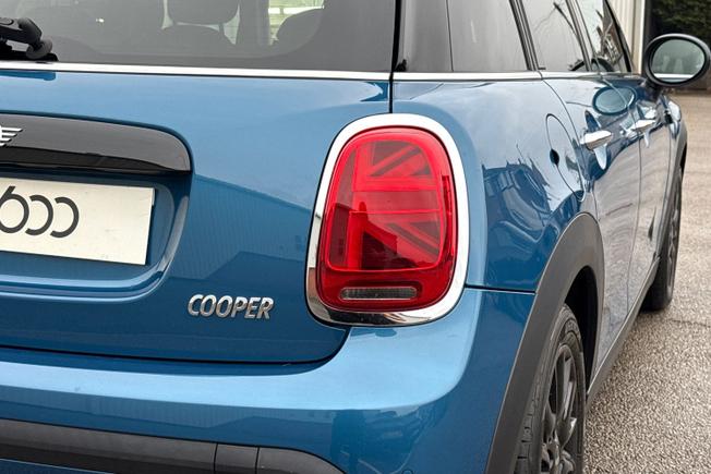 MINI Hatchback Photo 18