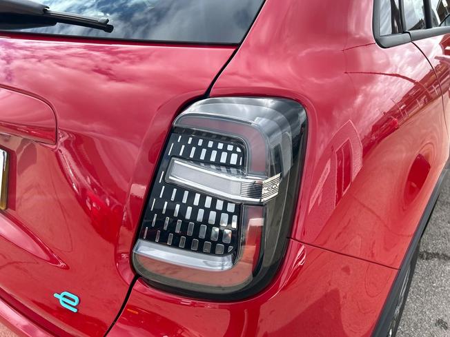 FIAT 600e Photo 18