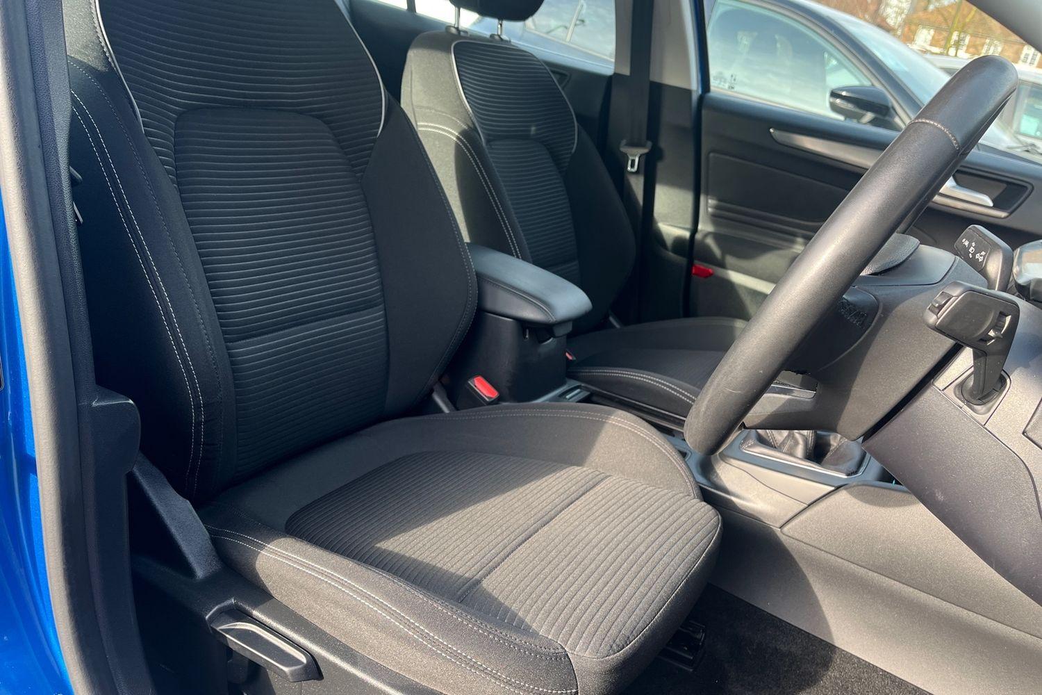Ford Focus Photo 16