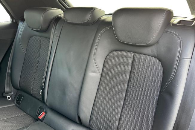 Audi Q2 Photo 9