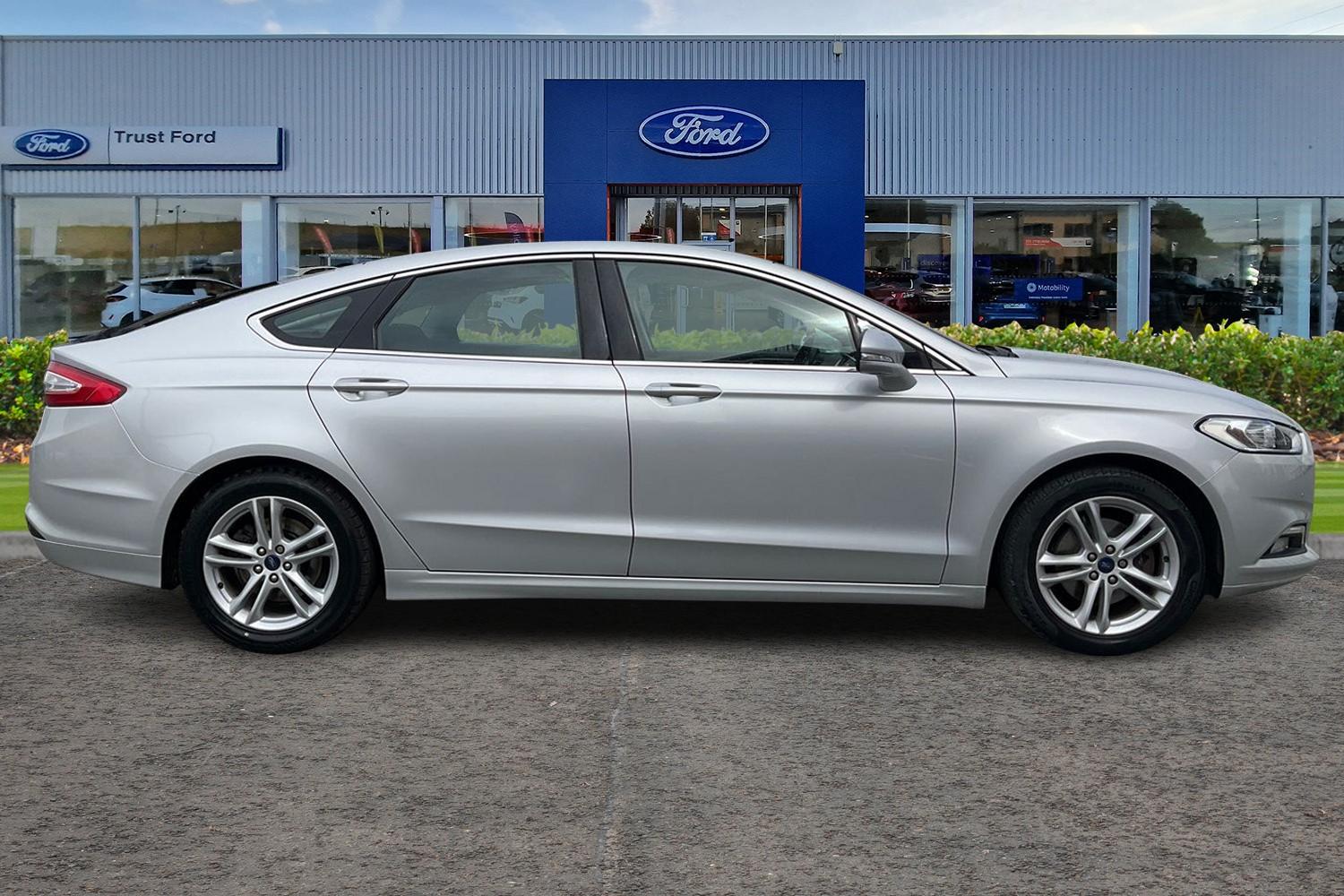 Ford MONDEO Photo 2