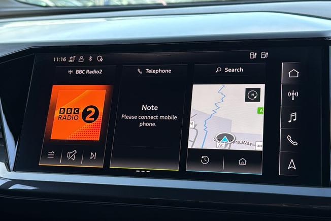 Audi Q4 e-tron Photo 13
