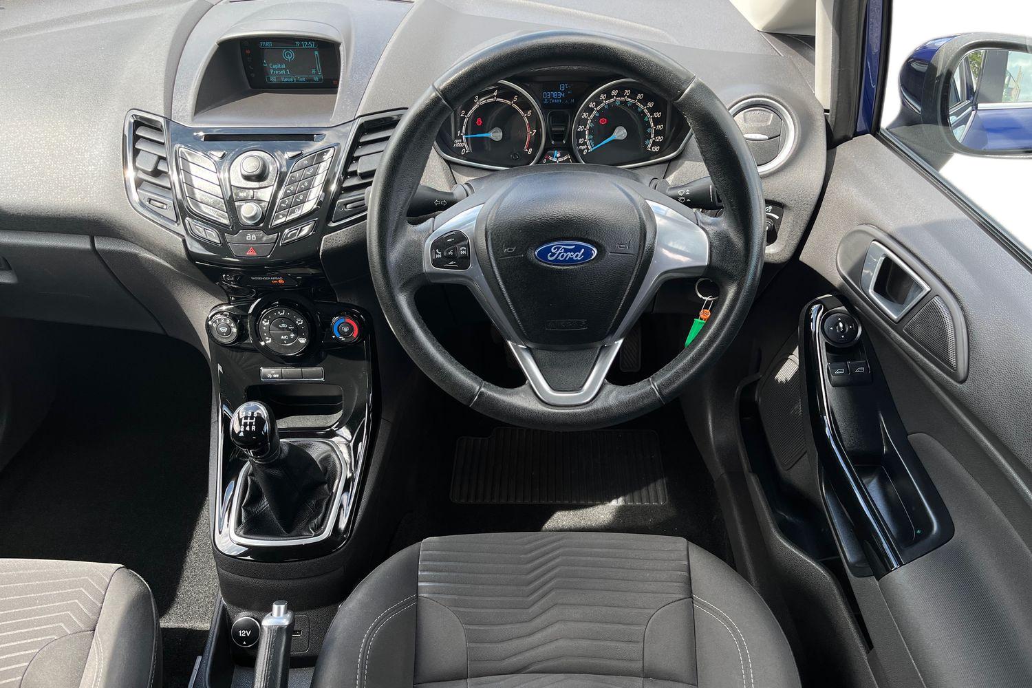 Ford Fiesta Photo 10