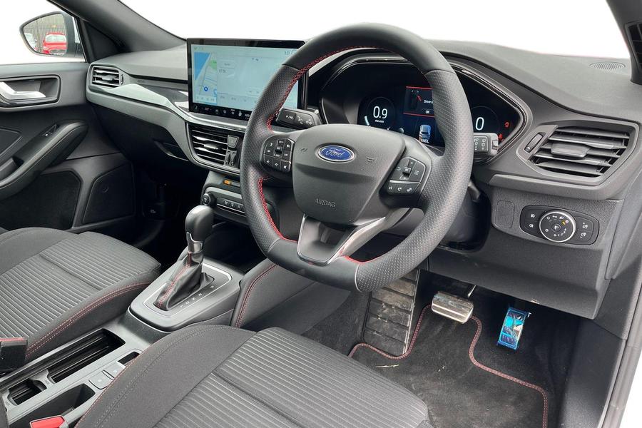 Ford FOCUS Photo autoimg-c841800ebc4d9edd73ebda9519e90829f4400793.jpg