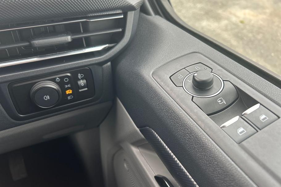Used Ford TRANSIT CUSTOM WR75JJE 40
