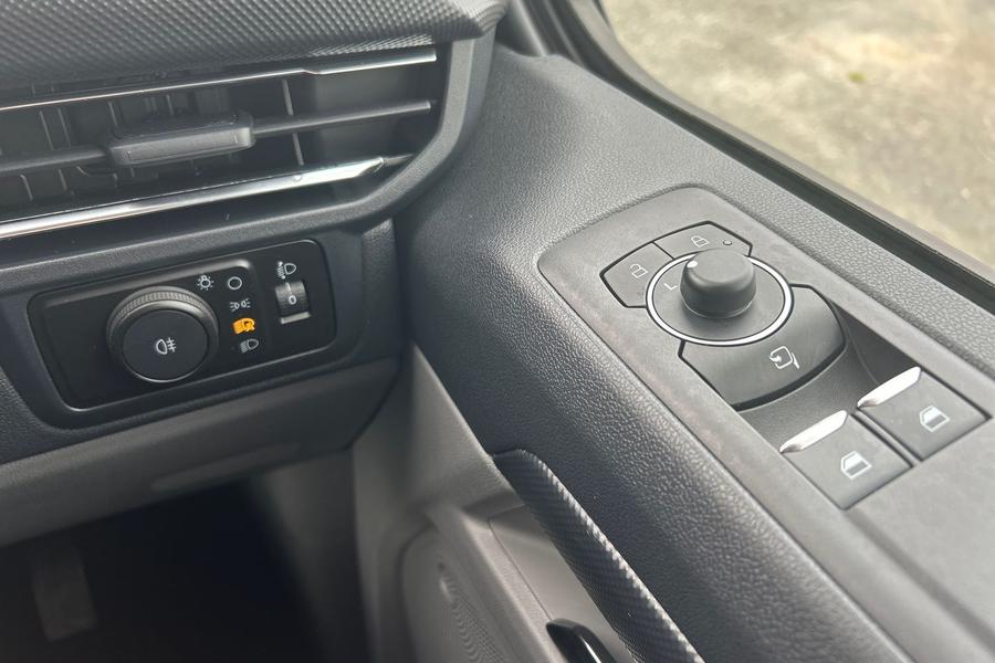 Ford TRANSIT CUSTOM Photo autoimg-c84793d2e8317bf6083806116e71ff78cd139f0f.jpg