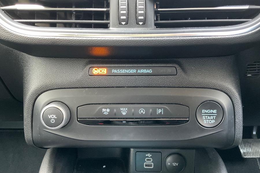 Ford FOCUS Photo autoimg-c84cb2fe94ee4a057b55dc6c2c9a0e4548b068c3.jpg