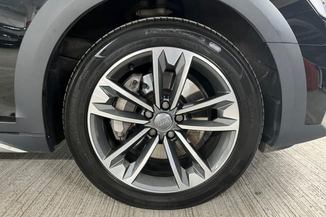 Audi A4 Allroad Photo 5