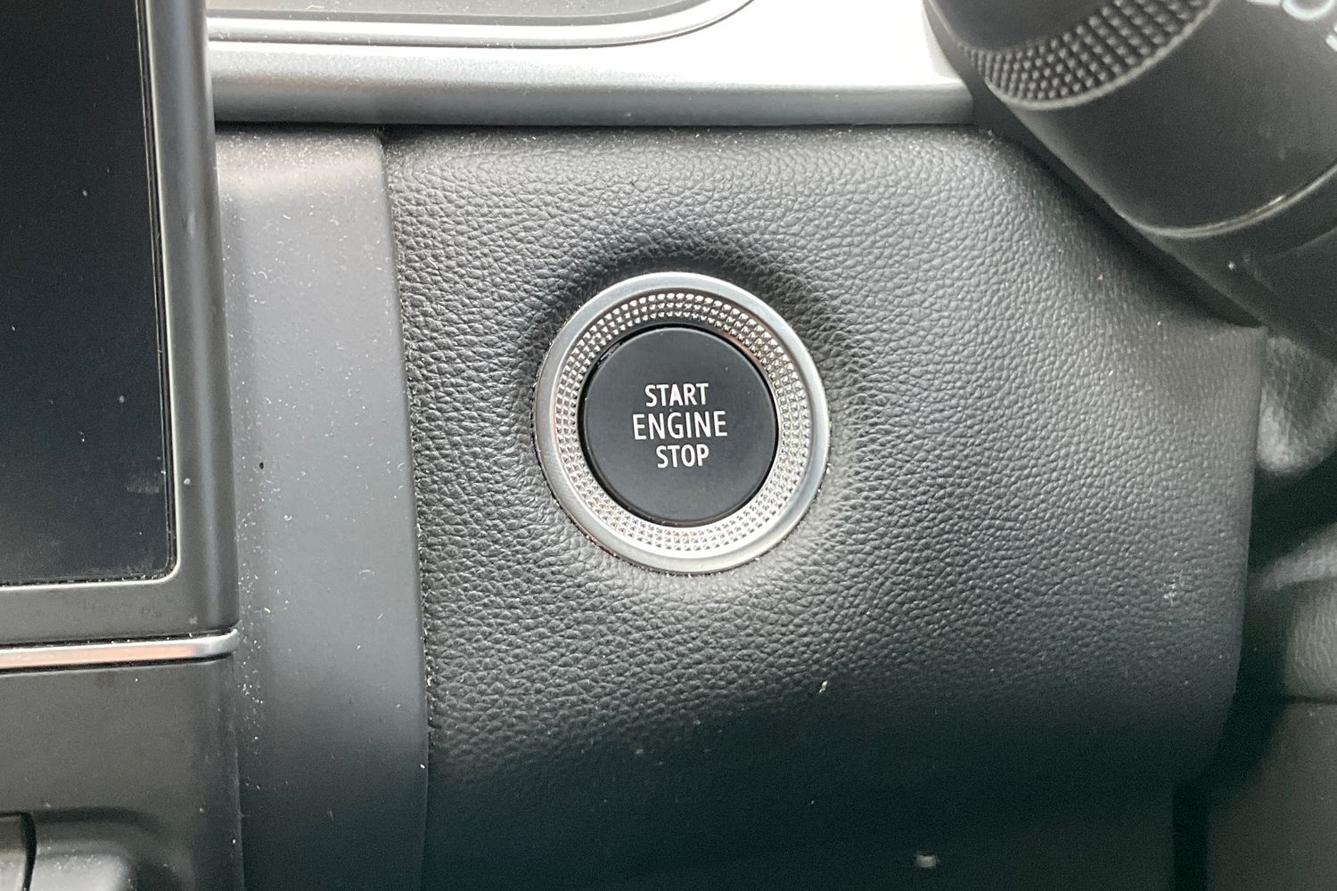 Renault CAPTUR Photo 30