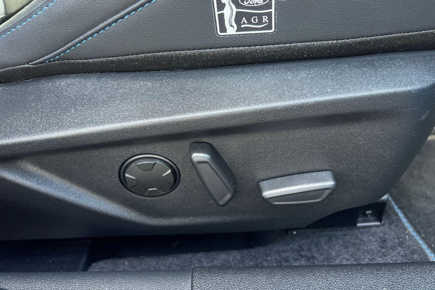Ford FOCUS Photo 28
