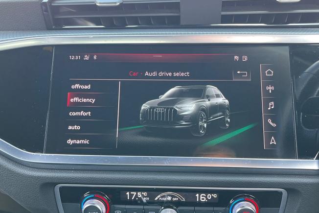 AUDI Q3 Photo 22