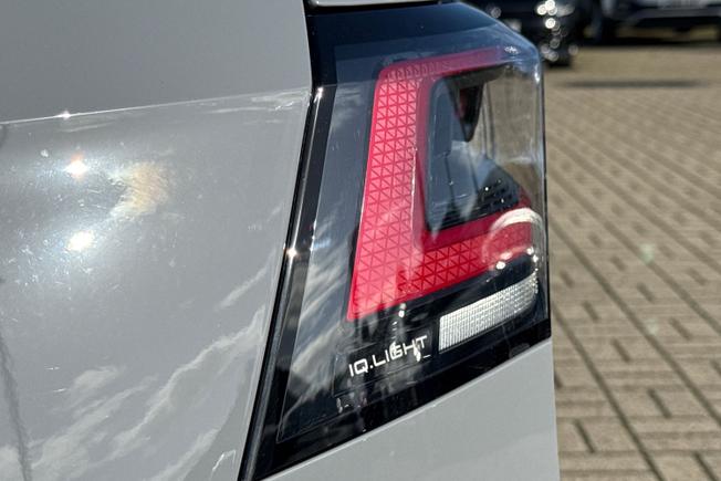 VOLKSWAGEN Golf Photo 30