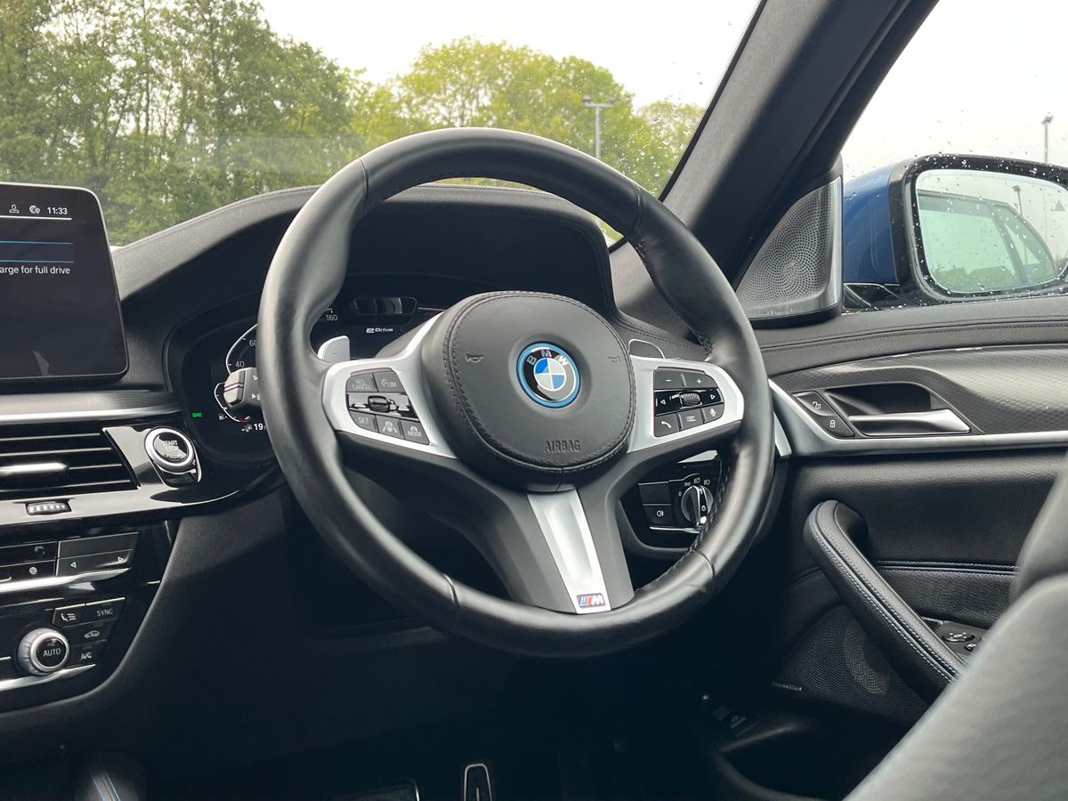 BMW 5 Series Photo 14
