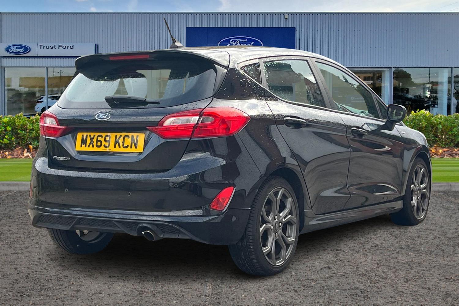 Ford FIESTA Photo 3
