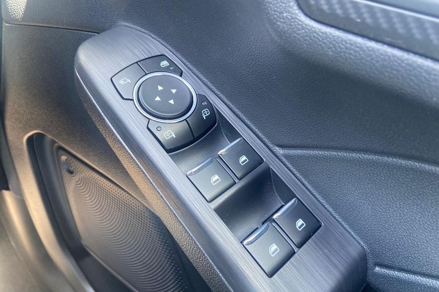 Ford Kuga Photo autoimg-c86e9a08cf581a4176c5c3d102fc337169a9a300.jpg