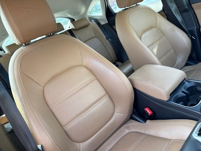 JAGUAR E-Pace Photo 27