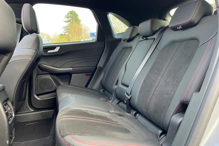 Ford Kuga Photo autoimg-c877526ab88a983fd443a305b1e4cecd5bf91afe.jpg