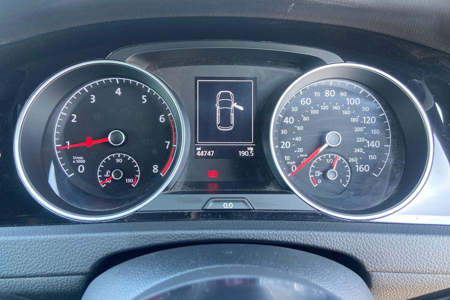 Volkswagen GOLF Photo autoimg-c87866c6a5ce29baaa558aa1147fd19f1c12c4d6.jpg
