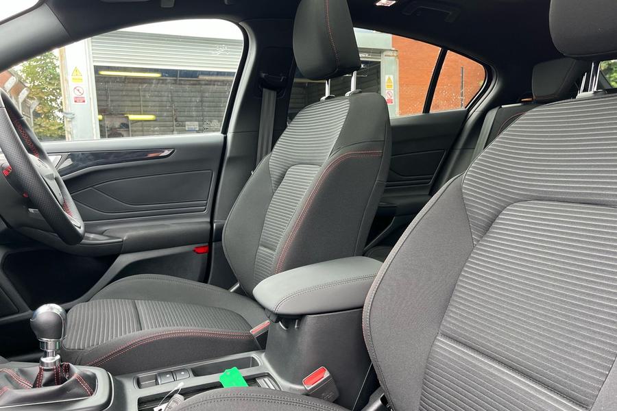 Ford FOCUS Photo autoimg-c87b1f9c3427945b65cb3ee5eff54add4bdcad6e.jpg