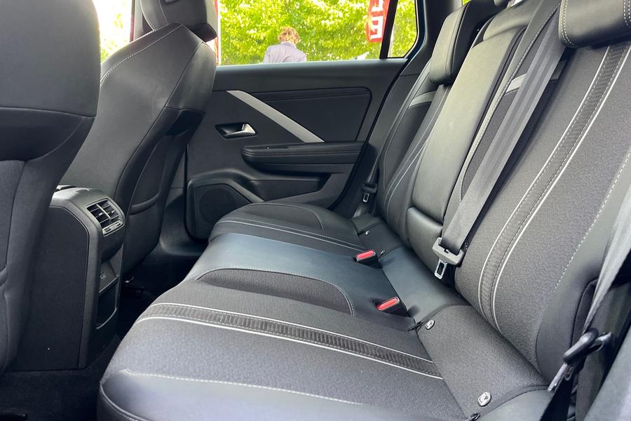 Vauxhall ASTRA Photo autoimg-c87e44e9355266ec693635ea1516f246a5a373cf.jpg