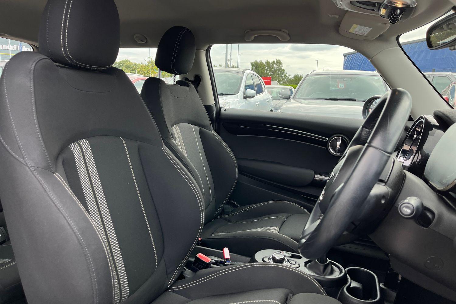 MINI Electric Hatch Photo 16