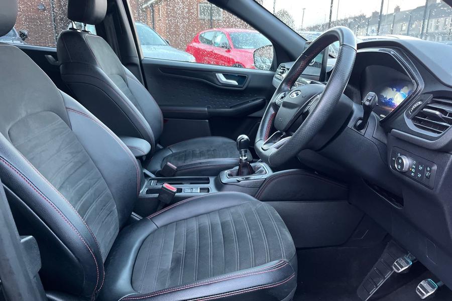 Ford KUGA Photo autoimg-c880127e109943a9a98df7f1abbd225b0f57c380.jpg