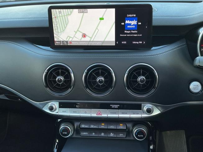 Kia Stinger Photo 14